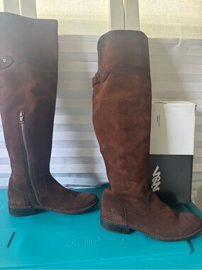 Frye Ray OTK leather boots -NEW - 9